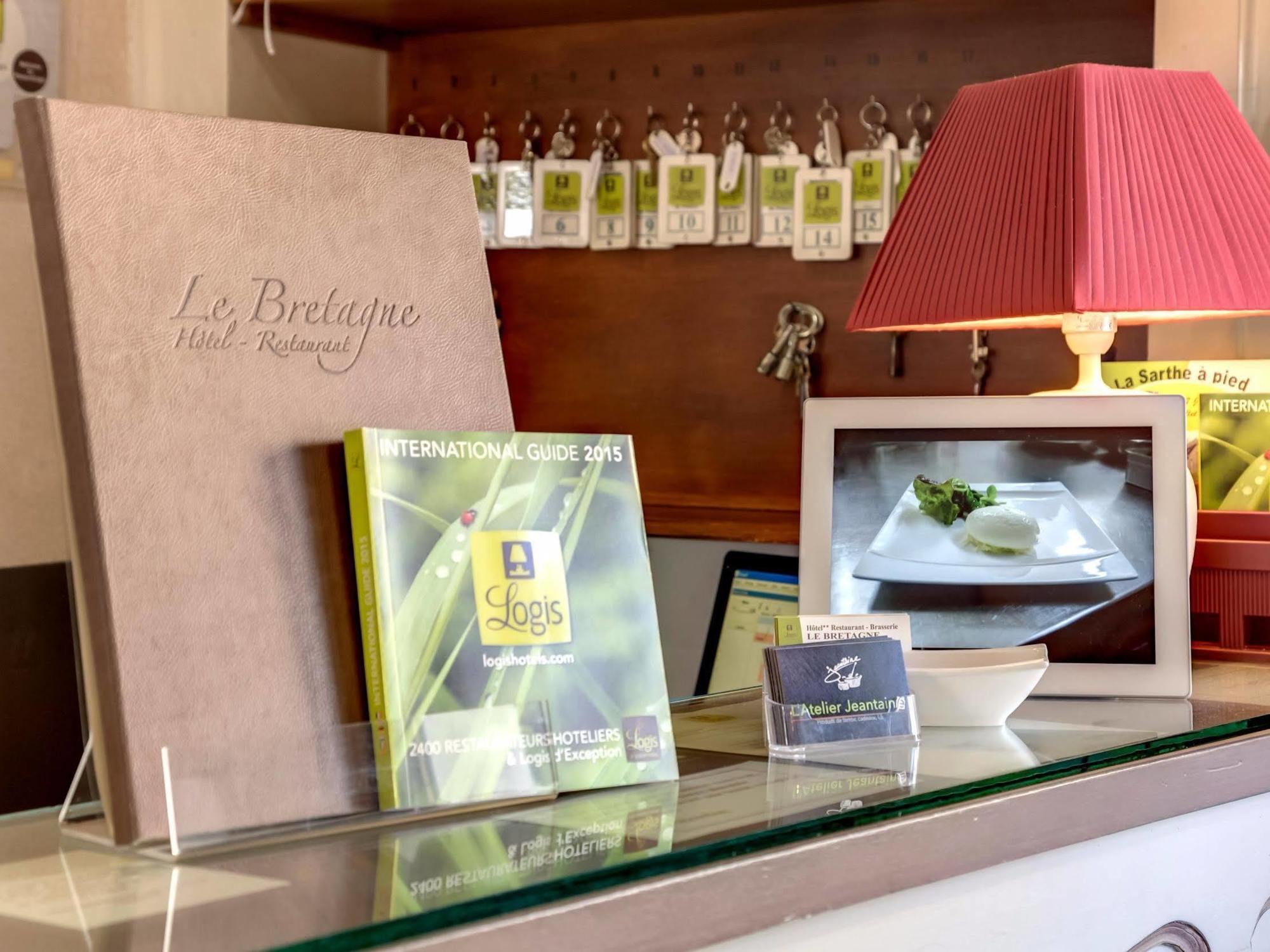 Hotel Logis Le Bretagne Sillé-le-Guillaume Exteriér fotografie