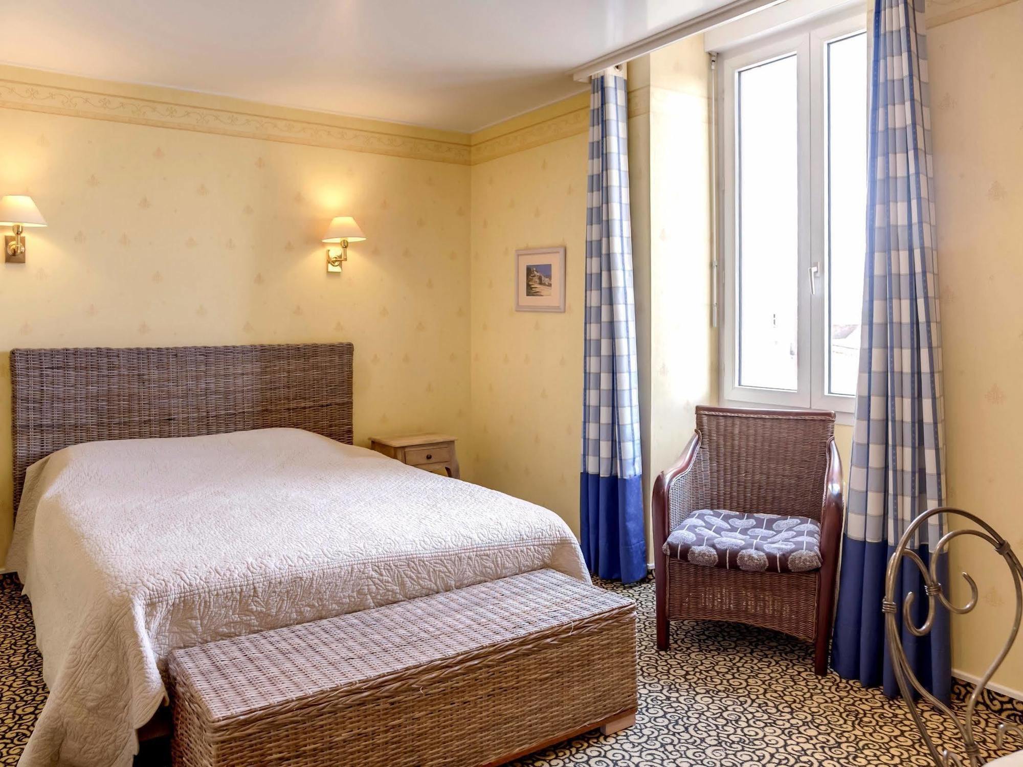 Hotel Logis Le Bretagne Sillé-le-Guillaume Exteriér fotografie
